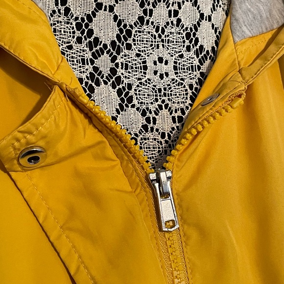 Divided Yellow Jacket - Picture 3 of 6